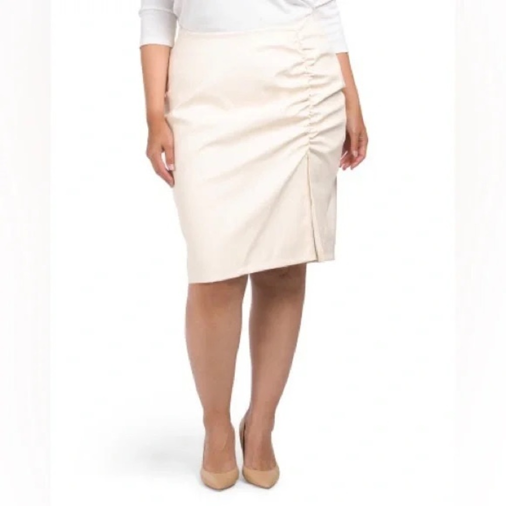 JUST ONE | Plus Faux Leather Skirt Bone Size 3X